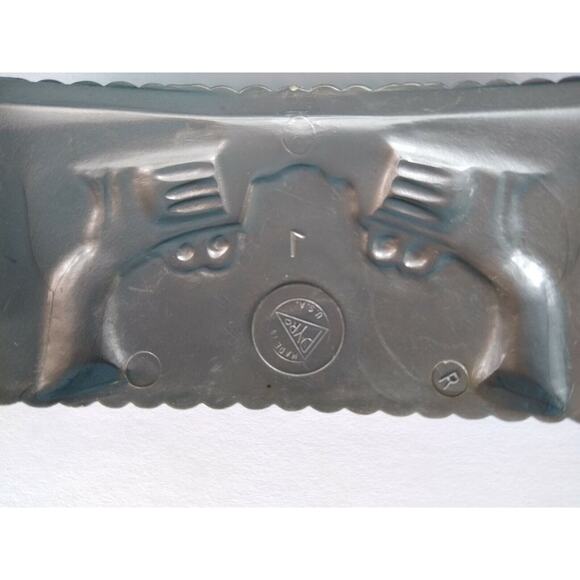 Mr Peanut Hard Plastic Belt Buckle Cowboy Embossed Western Planters Peanuts 1960 - Picture 3 of 7